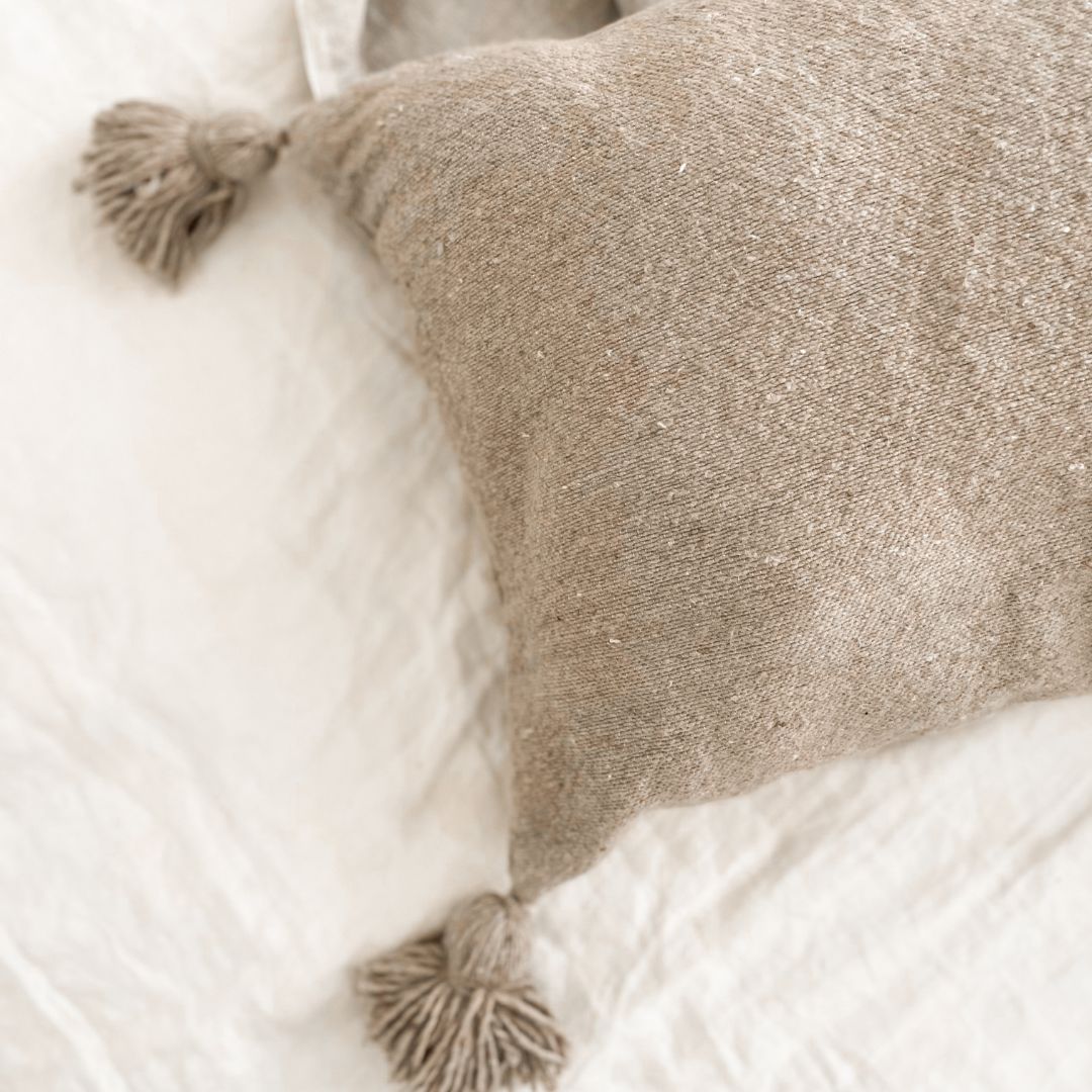 Kussenhoes pompom taupe 60x40cm