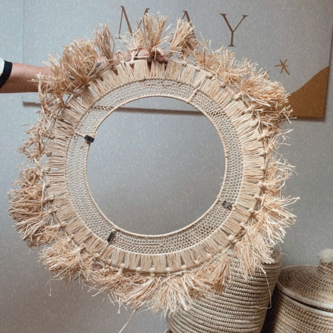 Woven raffia wandhanger (1)