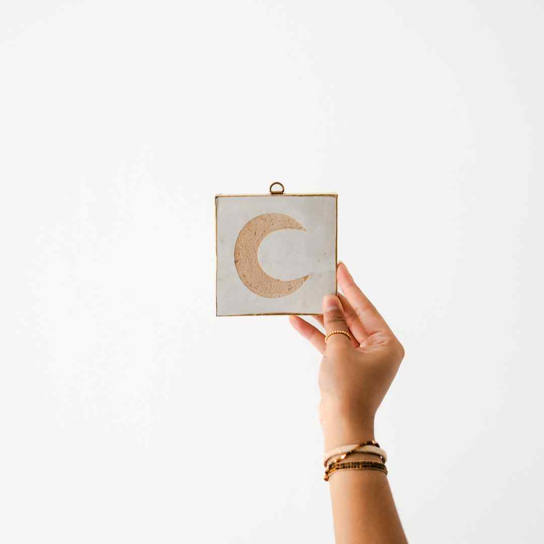 Tegeltje-Maan-Maxi-Wit-Sfeerfoto